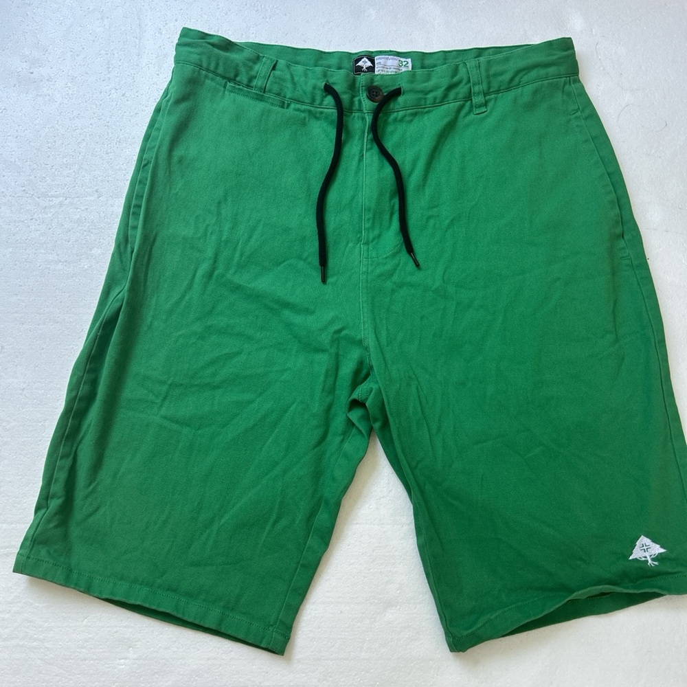 LRG lifted research group men’s green chino shorts with drawstring size 32 skate